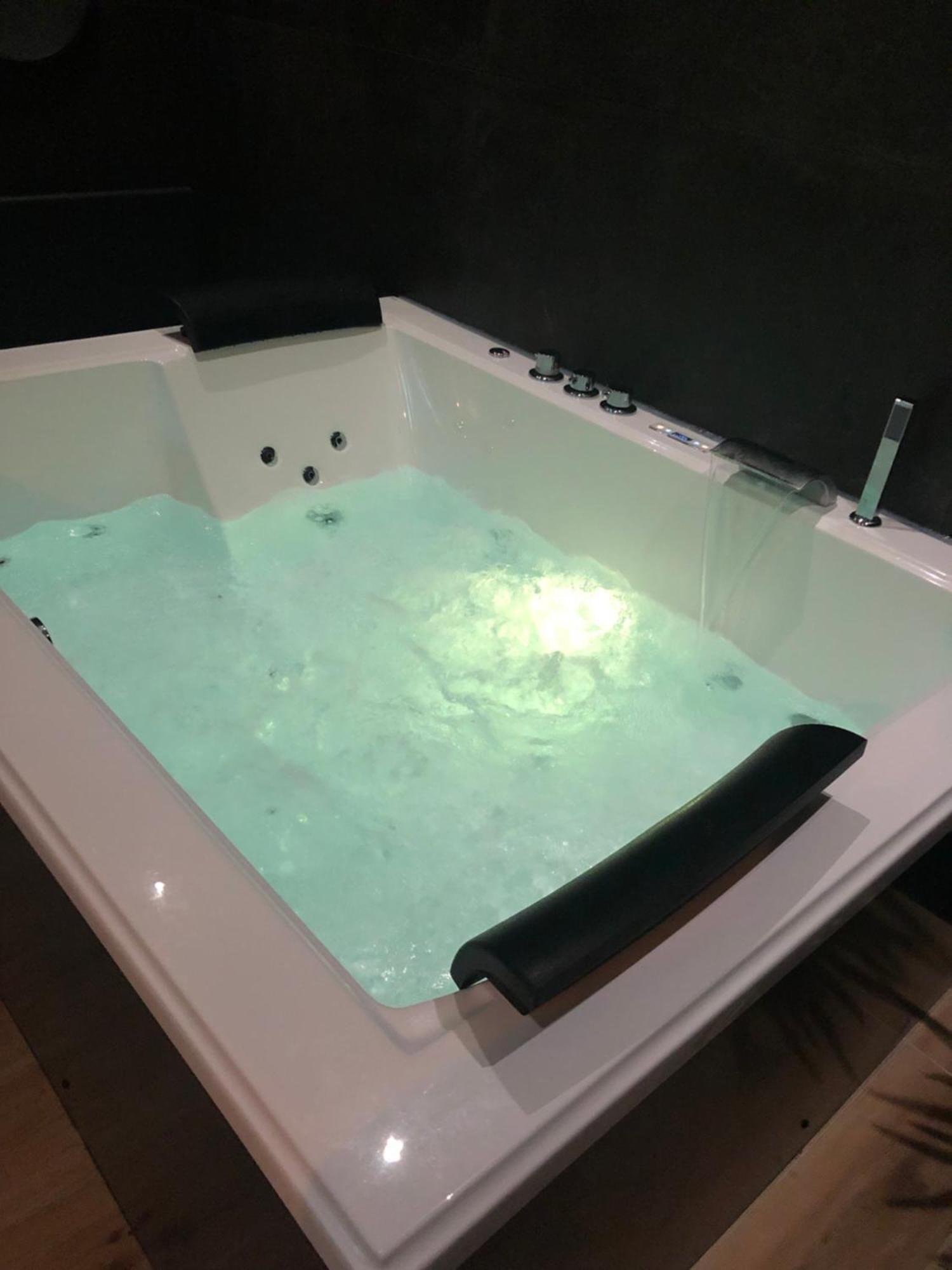 Appart-hotel De Standing Avec Jacuzzi Privatisable En Option